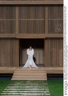 204282 Marineau Starface 2016-01-26 Grand Palais Paris France Paris Fashion week. Defilé Haute Couture Printemps été 2016. Chanel. People. PANO. Spe Editorial Use Only  Copyright: xMarineaux STAR_204282_132
