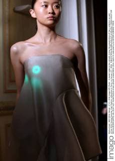 A model takes to the catwalk during the presentation of Ilja s collection as part of the 2016 Spring Summer High Fashion collections in Paris, on January 27, 2016.  PAR20160127109 MAYAxVIDON-WHITE