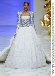 Guo Pei show Paris fashion week Haute couture primtemps 2016, 644 Cordon Press Cordon Press  alfonsoxjimenezxvalero Guo Pei at Paris fashion week Haute couture primtemps 2016
