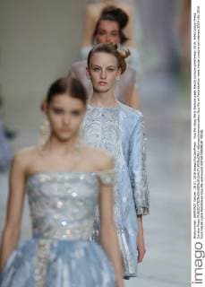 Guo Pei show Paris fashion week Haute couture primtemps 2016, 644 Cordon Press Cordon Press  alfonsoxjimenezxvalero Guo Pei at Paris fashion week Haute couture primtemps 2016