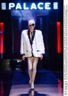 204339 Marineau Starface 2016-01-27 325 rue St MARTIN Paris France Paris Fashion week. Defilé Haute Couture Printemps été 2016 Jean Paul Gautier. Jean Paul Gaultier, Couture spring-summer 2016, Paris, France Editorial use only _sans_perso  Copyright: xMarineaux STAR_204339_065