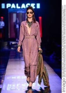 204339 Marineau Starface 2016-01-27 325 rue St MARTIN Paris France Paris Fashion week. Defilé Haute Couture Printemps été 2016 Jean Paul Gautier. Jean Paul Gaultier, Couture spring-summer 2016, Paris, France Editorial use only _sans_perso  Copyright: xMarineaux STAR_204339_066