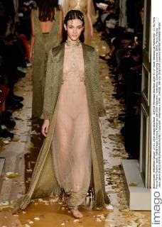 204338 Marineau Starface 2016-01-27 Hotel Salomon de Rothschild - 11 Ru Paris France Paris Fashion week. Defilé Haute Couture Printemps été 2016 Valentino. Valentino, Couture spring-summer 2016, Paris, France _sans_perso  Copyright: xMarineaux STAR_204338_106