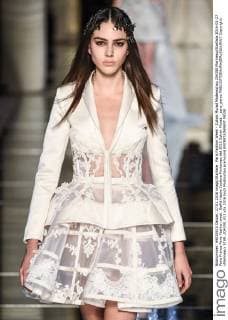 Paris Fashion Week - Zuhair Murad Modenschau 204350 Marineau Starface 2016-01-27 Paris France Paris Fashion week. Defilé Haute Couture Printemps été 2016 Zuhair Murad. _sans_perso  Copyright: xMarineaux STAR_204350_013