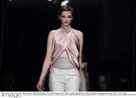 Fashion Week Rom - Atelier Persechino Modenschau Jan 31, 2016 - Rome, italy - Rome Fashion Week 2016, Atelier Persechino 2016. Rome Italy - ZUMAi15_