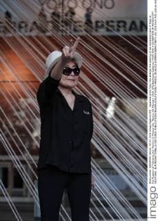 Japanese artist Yoko Ono attends the opening of her exhibition Land of Hope at the Museum of Tolerance and Memory in Mexico city, Mexico, 02 February 2016. EFE Sashenka Gutierrez YOKO ONO S EXHIBITION IN MEXICO CITY !ACHTUNG: NUR REDAKTIONELLE NUTZUNG!  MEX03 20160202-635900438945279073