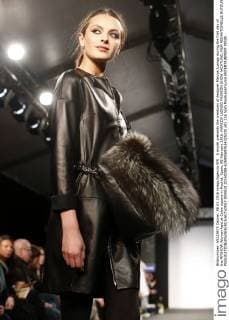 A model presents the creations of designer Marcos Luengo during the first day of the MFSHOW Woman held at Colon square in Madrid, Spain, 08 February 2016. MARCOS LUENGO FASHION SHOW !ACHTUNG: NUR REDAKTIONELLE NUTZUNG!  GRA510 20160208-635905697654325235