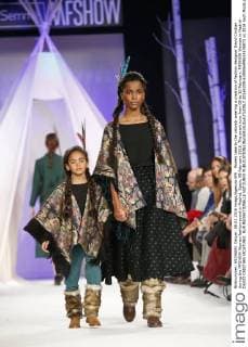 Models take to the catwalk wearing a creation of fashion designer David Cristian during the MFSHOW Woman fashion event in Madrid, Spain, 08 February 2016. The event runs from 08 to 10 February. MFSHOW Woman in Madrid - DAVID CRISTIAN !ACHTUNG: NUR REDAKTIONELLE NUTZUNG!  20160209-635906499514576873