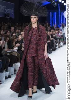 Madrid Fashion Week - MFS Modenschau Model Helen Lindes walks the catwalk during Tresemme fashion show during MFS in Madrid, Spain. February 09, 2016.  (20160209007)