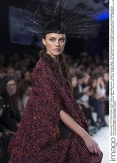 Madrid Fashion Week - MFS Modenschau Model Helen Lindes walks the catwalk during Tresemme fashion show during MFS in Madrid, Spain. February 09, 2016.  (20160209010)