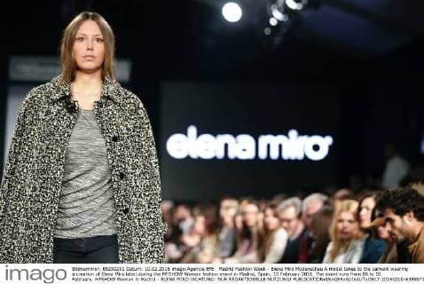 Madrid Fashion Week - Elena Miro Modenschau A model takes to the catwalk wearing a creation of Elena Miro label during the MFSHOW Woman fashion event in Madrid, Spain, 10 February 2016. The event runs from 08 to 10 February. MFSHOW Woman in Madrid - ELENA MIRO !ACHTUNG: NUR REDAKTIONELLE NUTZUNG!  20160210-635907314652349743