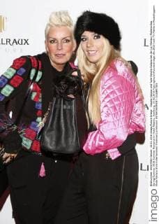 Claudia Gülzow und Yulie Kendra Gülzow bei der Liz Malraux Modenschau Spring Summer 2016 Summer Romance im Hotel Atlantic. Hamburg, 10.02.2016 Foto:xgbrcix xFuturexImage
