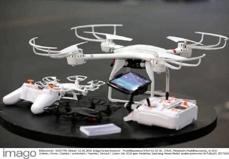 Modellbaumesse Erfurt 12.02.16 , Erfurt, Messehalle,Modellbaumesse, im Bild: Drohne Drone Symbol symbolisch Feature Verkauf Copter
