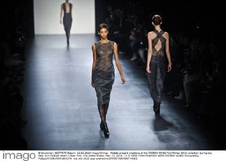 Models present creations of the TAORAY WANG Fall Winter 2016 collection during the New York Fashion Week in New York, the United States, Feb. 13, 2016. ) U.S.-NEW YORK-FASHION WEEK-TAORAY WANG ZhangxNing 