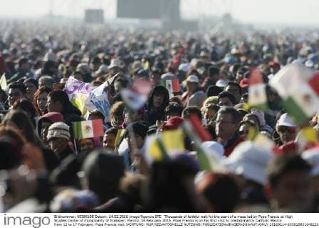 Thousands of faithful wait for the start of a mass led by Pope Francis at High Studies Center of municipality of Ecatepec, Mexico, 14 February 2016. Pope Francis is on his first visit to predominantly Catholic Mexico from 12 to 17 February. Pope Francis visit !ACHTUNG: NUR REDAKTIONELLE NUTZUNG!  20160214-635910651046226301