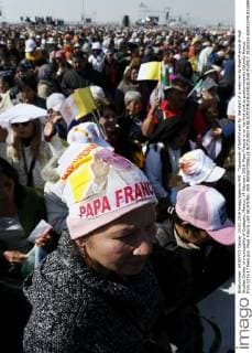 Thousands of faithful wait for the start of a mass led by Pope Francis at High Studies Center of municipality of Ecatepec, Mexico, 14 February 2016. Pope Francis is on his first visit to predominantly Catholic Mexico from 12 to 17 February. Pope Francis visit !ACHTUNG: NUR REDAKTIONELLE NUTZUNG!  20160214-635910741931599046