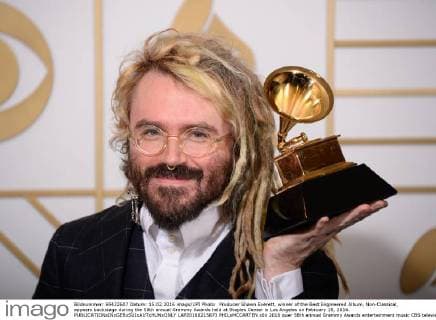 Producer Shawn Everett, winner of the Best Engineered Album, Non-Classical, appears backstage during the 58th annual Grammy Awards held at Staples Center in Los Angeles on February 15, 2016.  LAP20160215873 PHILxMCCARTEN