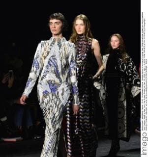 Models display creations of Vivinne Tam 2016 Fall Winter collection during the New York Fashion Week in New York, the United States, on Feb. 15, 2016. ) (djj) U.S.-NEW YORK-FASHION WEEK-VIVINNE TAM WangxXijia 