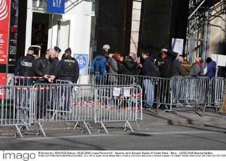 Security beim Konzert Eagles Of Death Metal - Paris - 16 02 2016 StephenCailletx 