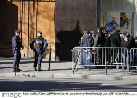 Security beim Konzert Eagles Of Death Metal - Paris - 16 02 2016 StephenCailletx 