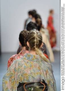 A model on the runway at the Hiromi Asai 2016 Collection at The Arc, Skylight at Moynihan Station during Fall 2016 New York Fashion Week on February 16, 2016 in New York City.  NYP20160216939 ANDREAxHANKS