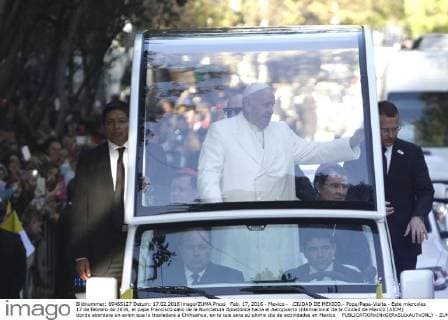 Feb. 17, 2016 - Mexico - .CIUDAD DE MEXICO.- Pope Papa-Visita.- Este miercoles 17 de febrero de 2016, el papa Francisco salio de la Nunciatura Apostolica hacia el Aeropuerto Internacional de la Ciudad de Mexico (AICM) donde abordara un avion que lo trasladara a Chihuahua, en lo que sera su ultimo dia de actividades en Mexico.  - ZUMAu78_