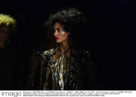 (160217) -- NEW YORK, Feb. 17, 2016 -- A model displays a creation of NAEEM KHAN 2016 Fall Winter collection during the New York Fashion Week in New York, the United States, on Feb. 17, 2016. ) U.S.-NEW YORK-FASHION WEEK-NAEEM KHAN WangxLei 