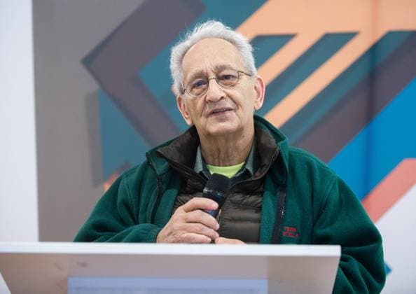Frank Stella in Warsaw Frank Stella, an American painter and printmaker attend a press conference connected with his exhibition at on February 18, 2016 at Polin, the Museu of the History of Polish Jews on February 18, 2016 in Warsaw, Poland. EN_01202005_0007 