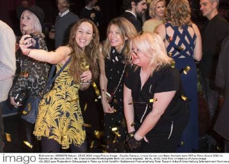 Claudia Campus, Ursula Karven und Betty Amrhein beim 99Fire-Films-Award 2016 im Rahmen der Berlinale 2016 66. Internationale Filmfestspiele Berlin im Admiralspalast. Berlin, 18.02.2016 Foto:xFredericx xFuturexImage