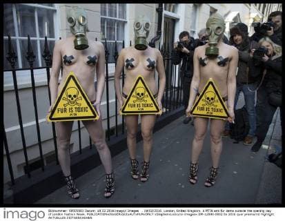 . 19 02 2016. London, United Kingdom. A PETA anti fur demo outside the opening day of London Fashion Week.  xStephenxLockx xi-Imagesx IIM-12000-0002