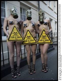 . 19 02 2016. London, United Kingdom. A PETA anti fur demo outside the opening day of London Fashion Week.  xStephenxLockx xi-Imagesx IIM-12000-0004