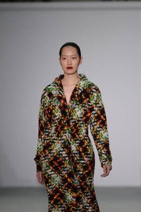 London Fashion Week - J. JS Lee Modenschau . 19 02 2016. London, United Kingdom. London Fashion Week Autumn Winter 2016. J. JS Lee collection on the opening show of London Fashion Week  xAndrewxParsonsx xi-Imagesx IIM-12001-0004