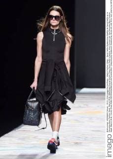 Madrid Fashion Week - David Delfin Modenschau Desfile de David Delfin en la Mercedes Benz Fashion Week Madrid 2016. 588 Diego Puerta Cordon Press David Delfin s fashion show framed into the Mercedes Benz Fashion Week Madrid 2016. Cordon Press  DiegoxPuerta