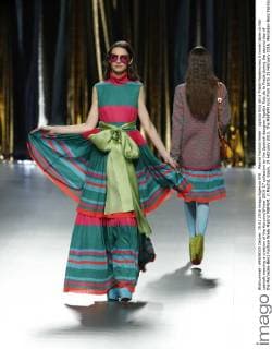 Madrid Fashion Week - Agatha Ruiz de la Prada Modenschau A model takes to the catwalk wearing a creation of the Autumn Winter 2016-17 collection by the Spanish designer Agatha Ruiz de la Prada during the second day of the Mercedes-Benz Fashion Week Madrid MBFWM, in Madrid, Spain, 19 February 2015. The MBFWM runs from 18 to 23 February 2016. Mercedes-Benz Fashion Week Madrid - Agatha Ruiz de la Prada !ACHTUNG: NUR REDAKTIONELLE NUTZUNG!  20160219-635914874499480773
