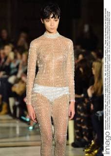 Feb. 19, 2016 - London, London, UK - Model on the catwalk at the FELDER FELDER Autumn Winter 2016 show. Models, buyers, celebrities and the stylish descend upon London Fashion Week for the Autumn Winters 2016 clothes collection shows. London, UK. London UK  - ZUMAl94_