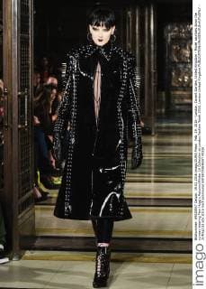 Feb. 19, 2016 - London, Covent Garden, United Kingdom - Model saunters down the runway wearing Pam Hogg s Autumn Winter 16 Collection at London Fashion Week 2016. London United Kingdom - ZUMAp133