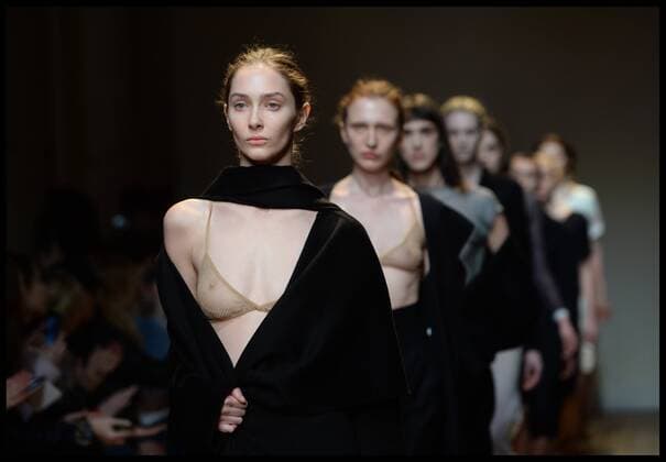 London Fashion Week - Barbara Casasola Modenschau . 20 02 2016. London, United Kingdom. Barbara Casasola show at London Fashion Week A W 2016-Day Two. The Barbara Casasola Autumn Winter 2016, collection on day 2 of London Fashion Week.  xAndrewxParsonsx xi-Imagesx IIM-12009-0005