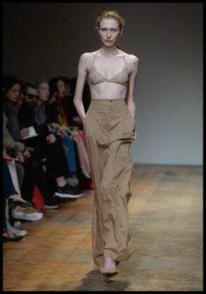 London Fashion Week - Barbara Casasola Modenschau . 20 02 2016. London, United Kingdom. Barbara Casasola show at London Fashion Week A W 2016-Day Two. The Barbara Casasola Autumn Winter 2016, collection on day 2 of London Fashion Week.  xAndrewxParsonsx xi-Imagesx IIM-12009-0014