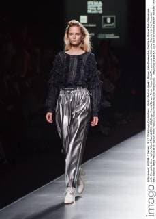 Madrid Fashion Week - Moises Nieto Modenschau Desfile de Moises Nieto Manemane en la Mercedes Benz Fashion Week Madrid 2016. 588 Diego Puerta Cordon Press Moises Nieto Manemane s fashion show framed into the Mercedes Benz Fashion Week Madrid 2016. Cordon Press  DiegoxPuerta