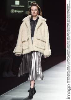 Madrid Fashion Week - Moises Nieto Modenschau Desfile de Moises Nieto Manemane en la Mercedes Benz Fashion Week Madrid 2016. 588 Diego Puerta Cordon Press Moises Nieto Manemane s fashion show framed into the Mercedes Benz Fashion Week Madrid 2016. Cordon Press  DiegoxPuerta