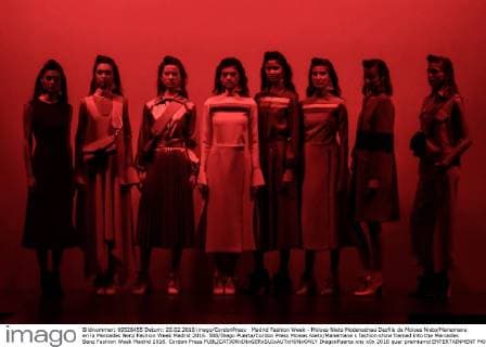 Madrid Fashion Week - Moises Nieto Modenschau Desfile de Moises Nieto Manemane en la Mercedes Benz Fashion Week Madrid 2016. 588 Diego Puerta Cordon Press Moises Nieto Manemane s fashion show framed into the Mercedes Benz Fashion Week Madrid 2016. Cordon Press  DiegoxPuerta