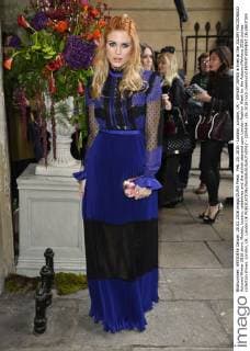 Feb. 20, 2016 - London, London, UK - ASHLEY JAMES arrives at the JULIEN MACDONALD Autumn Winter 2016 show. Models, buyers, celebrities and the stylish descend upon London Fashion Week for the Autumn Winters 2016 clothes collection shows. London, UK. London UK  - ZUMAl94_