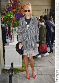 Feb. 20, 2016 - London, London, UK - AMBER LE BON arrives at the JULIEN MACDONALD Autumn Winter 2016 show. Models, buyers, celebrities and the stylish descend upon London Fashion Week for the Autumn Winters 2016 clothes collection shows. London, UK. London UK  - ZUMAl94_