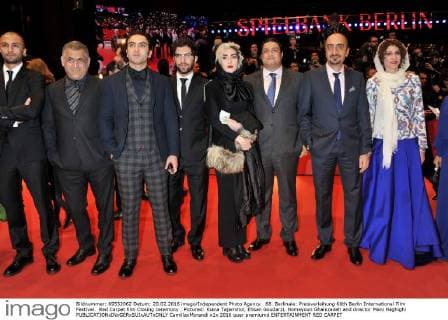 66. Berlinale: Preisverleihung 66th Berlin International Film Festival. Red Carpet film Closing ceremony . Pictured: Kiana Tajammol, Ehsan Goudarzi, Homayoun Ghanizadeh and director Mani Haghighi  CamillaxMorandi