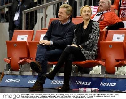 20.02.2016, xfux, Basketball Beko Top 4, Halbfinale, Frankfurt Skyliners - Brose Baskets Bamberg, emspor, v.l. Bettina Wulff und Christian Wulff Basketball Beko Top 4, Frankfurt Skyliners - Brose Baskets Bamberg