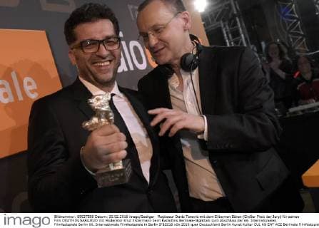 Regisseur Danis Tanovic mit dem Silbernen Bären (Großer Preis der Jury) für seinen Film DEATH IN SARAJEVO mit Moderator Knut Elstermann beim RadioEins Berlinale-Nighttalk zum Abschluss der 66. Internationalen Filmfestspiele Berlin 66. Internationale Filmfestspiele in Berlin IFB2016