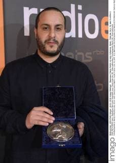 Regisseur Mahdi Fleifel mit dem Silbernen Bären, Preis der Jury, für den Kurzfilm A MAN RETURNED beim RadioEins Berlinale-Nighttalk zum Abschluss der 66. Internationalen Filmfestspiele Berlin 66. Internationale Filmfestspiele in Berlin IFB2016