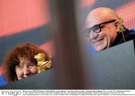 Gianfranco Rosi mit dem _Goldenen Bären Bester Film_ für den Film -Fuocoammare Fire At Sea- während der Pressekonferenz der Preisträger der 66. Internationalen Filmfestspiele Berlin snapshot-photography K.M.Krause