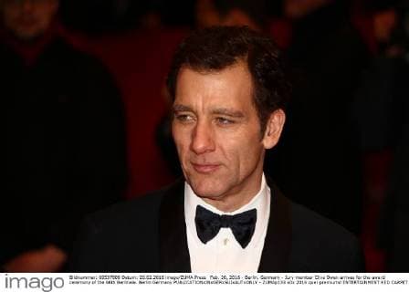 Feb. 20, 2016 - Berlin, Germany - Jury member Clive Owen arrives for the award ceremony of the 66th Berlinale. Berlin Germany - ZUMAp133