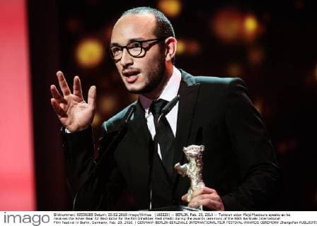 (160220) -- BERLIN, Feb. 20, 2016 -- Tunisian actor Majd Mastoura speaks as he receives the Silver Bear for Best Actor for the film Inhebbek Hedi (Hedi) during the awards ceremony of the 66th Berlinale International Film Festival in Berlin, Germany, Feb. 20, 2016. ) GERMANY-BERLIN-BERLINALE INTERNATIONAL FILM FESTIVAL-AWARDS CEREMONY ZhangxFan 